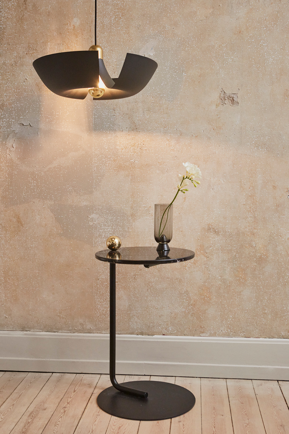 CASTELLUM side table